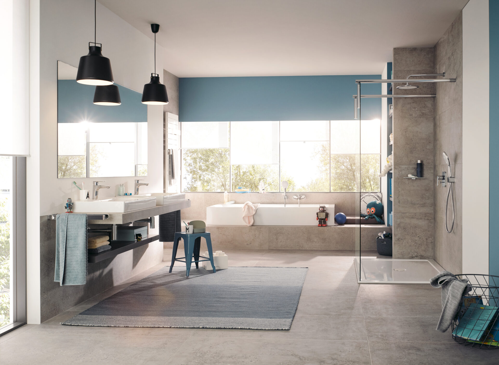 Badehzimmer mit Waschtischen, Duschkabine und Badewanne